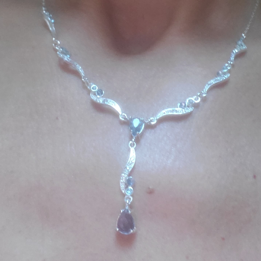 NWT Blue and silver Avon necklace - Picture 4 of 4